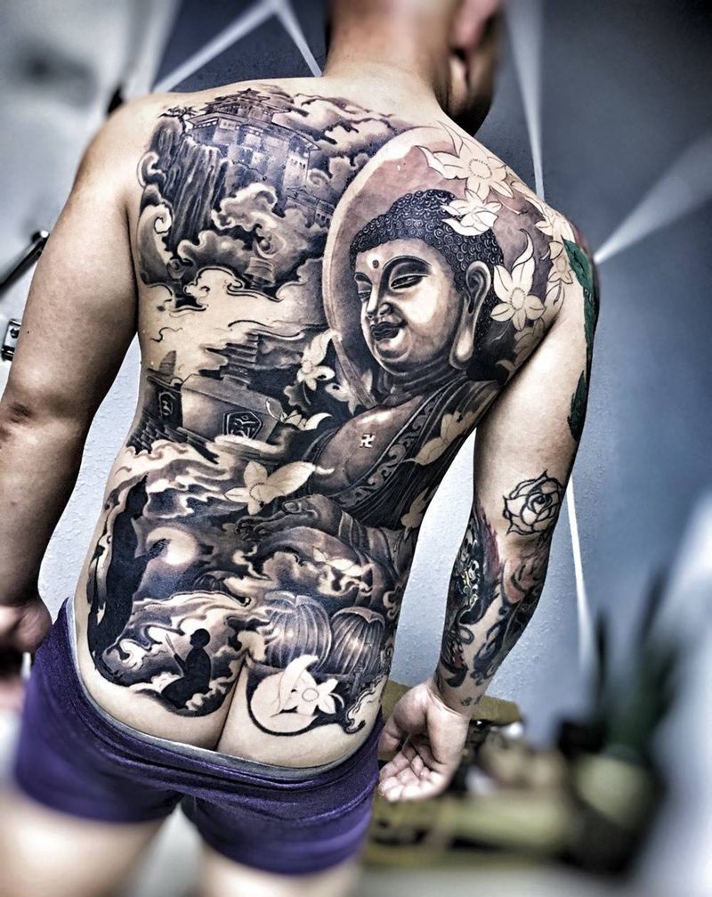 半包臀满背阿尼陀佛纹身图片_成品背部传统人物宗教纹身图案