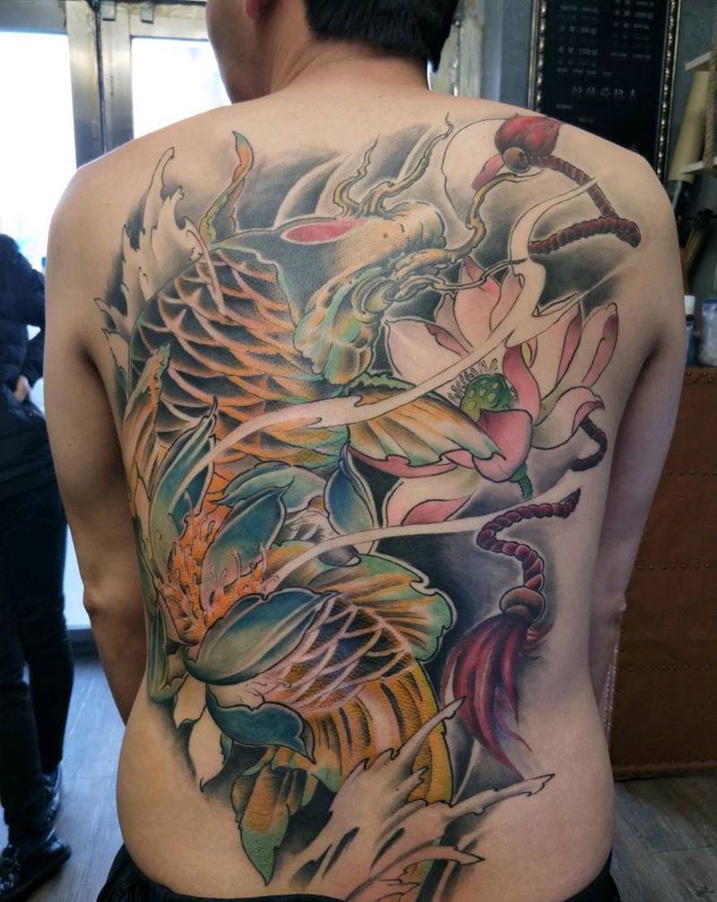 彩色鲤鱼纹身图片