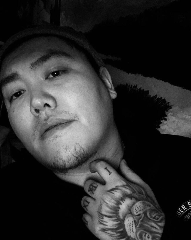 狮子恢复后纹身图片_欧美写实成品手部动物纹身图案