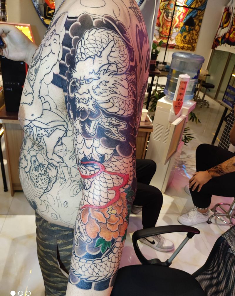 龙七分袖纹身图片_老传统纹身图案