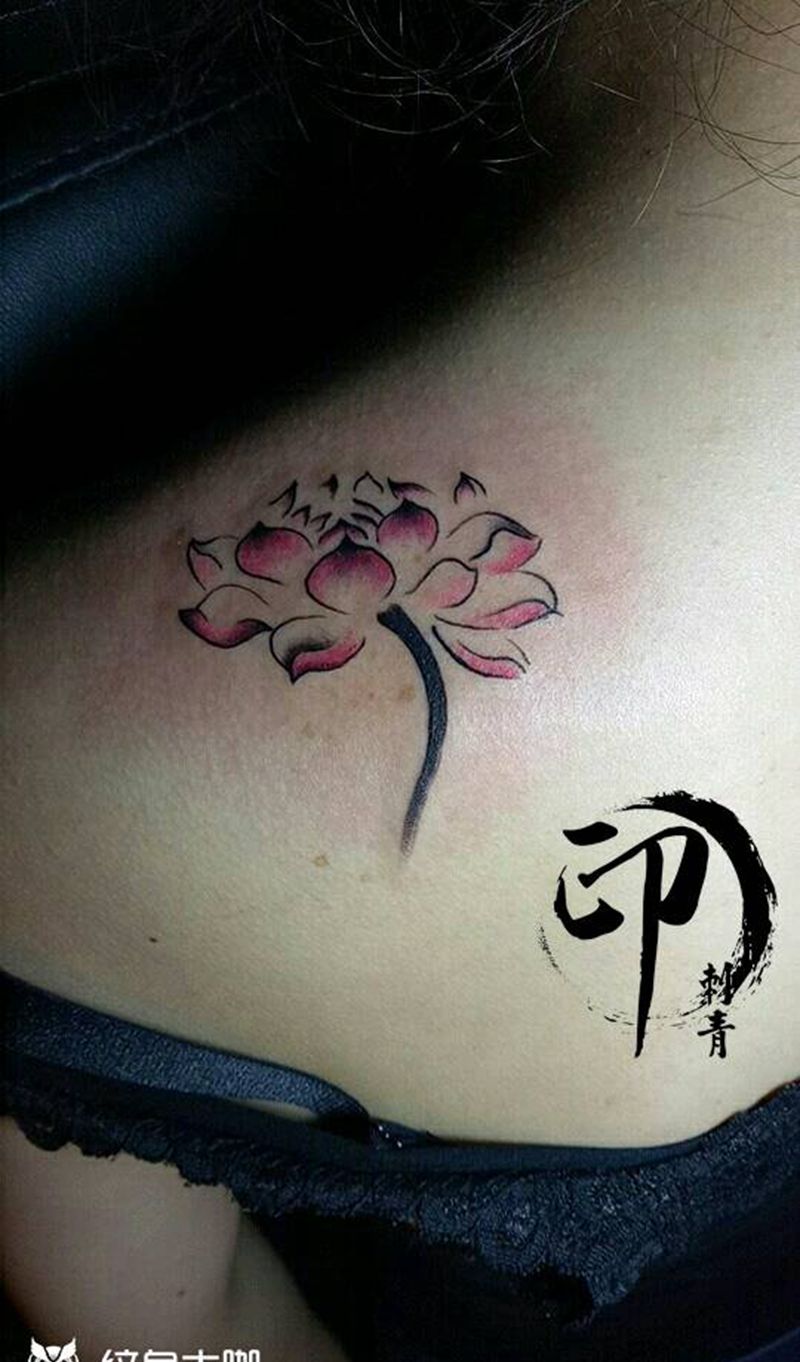 莲花纹身图片