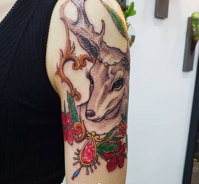 鹿头纹身图片_手臂新传统纹身图案