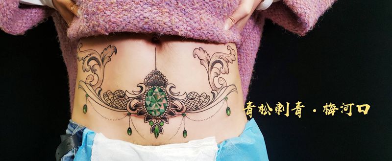 宝石腰纹身图片_腹部腰部纹身图案