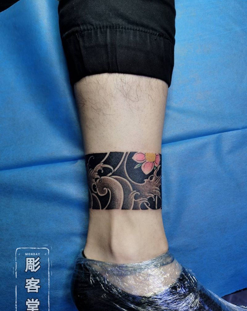 传统脚环（圆五针）纹身图片_腿部老传统点刺纹身图案