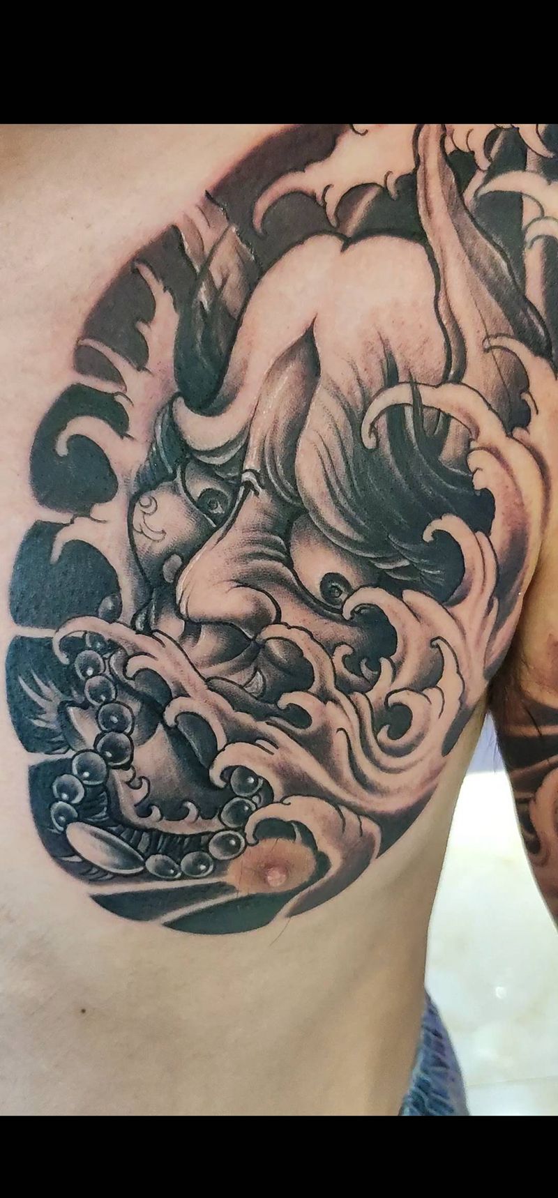 接个半胛纹身图片_新传统纹身图案