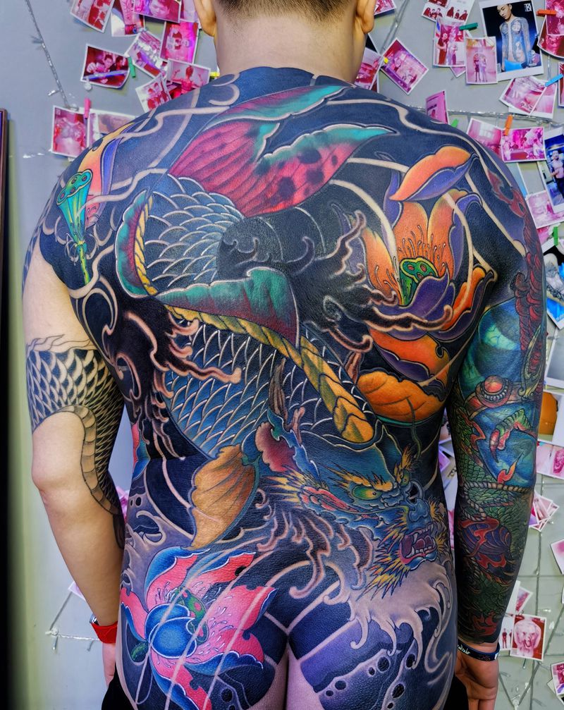满背鳌鱼修改遮盖添加纹身图片_背部新传统老传统遮盖纹身图案