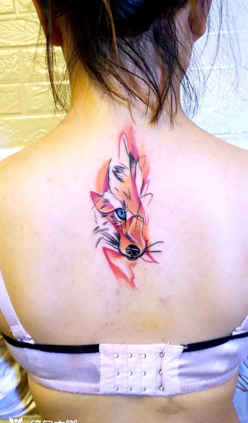 水彩狐狸纹身图片_背部水彩纹身图案