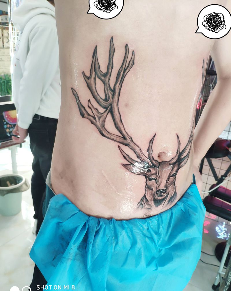 鹿头纹身图片_腹部纹身图案