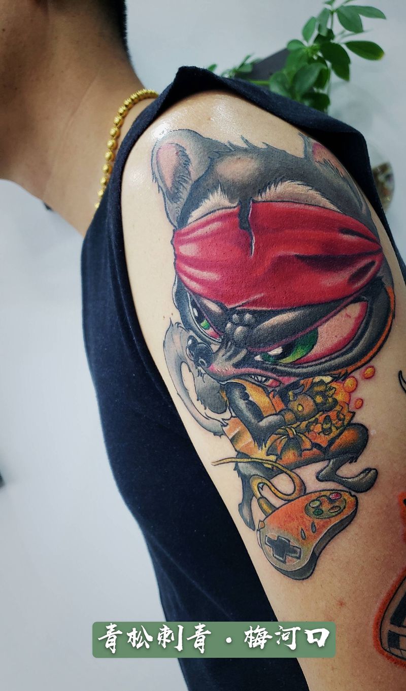 平头哥纹身图片_手臂New School纹身图案