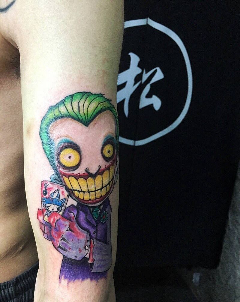 小丑纹身图片_手臂插画欧美人物纹身图案