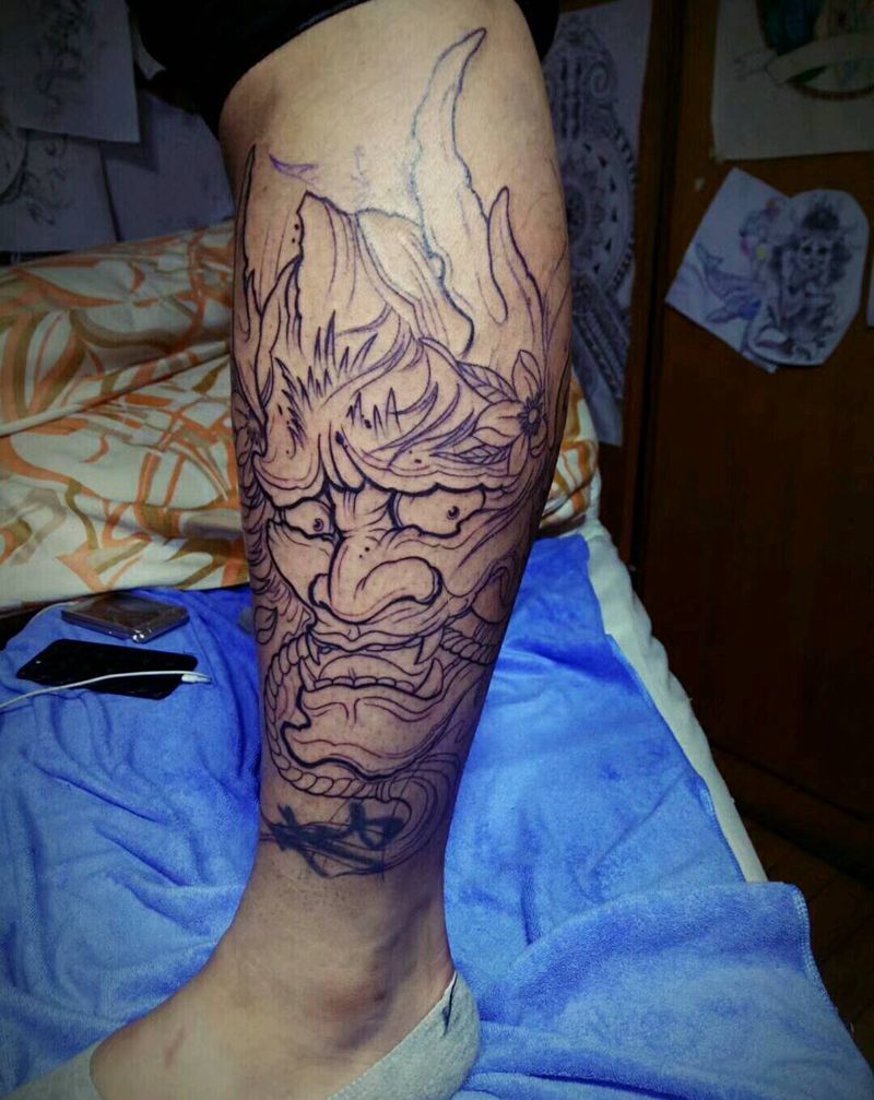 包小腿线条未完成纹身图片