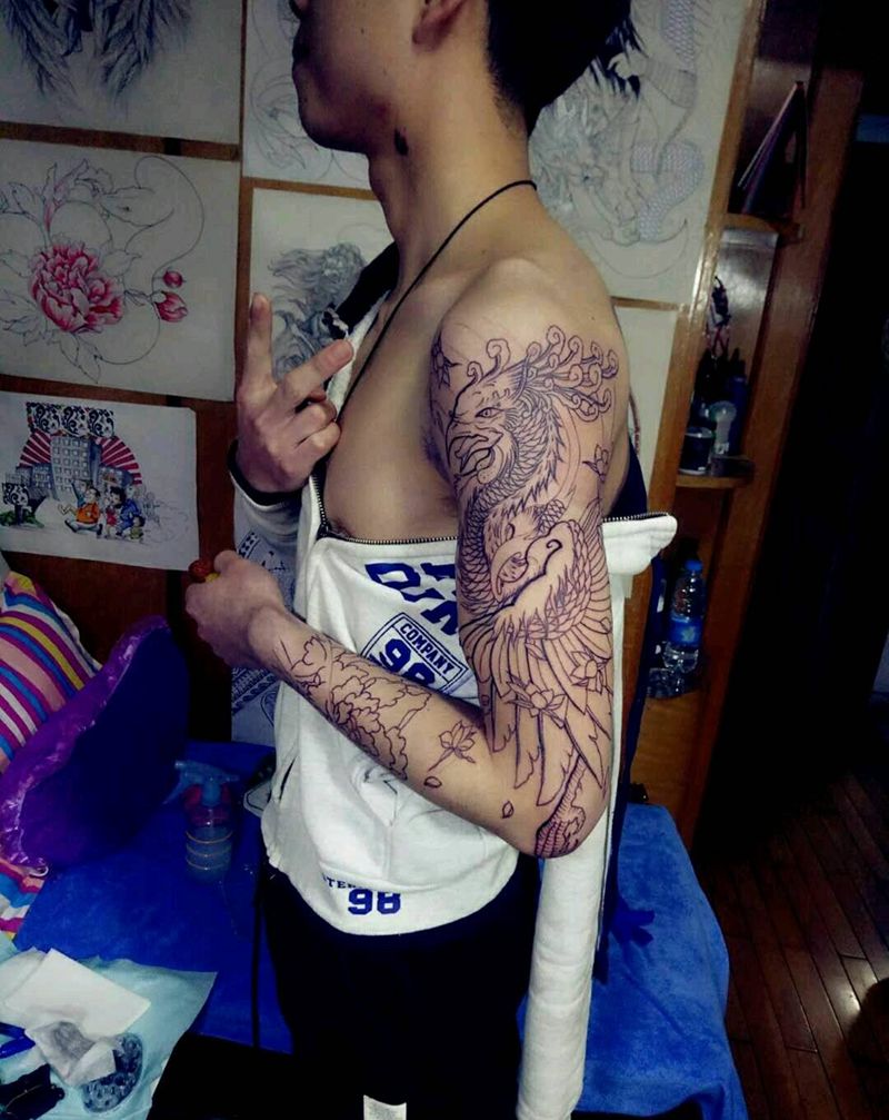 花臂线条未完成！纹身图片