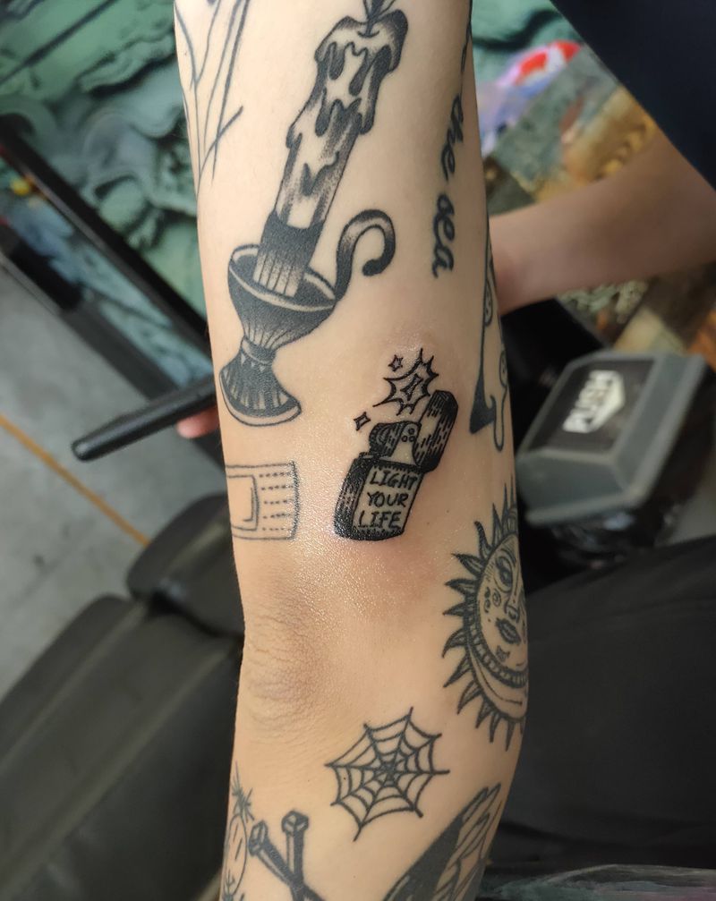 小图纹身图片_手臂Old School纹身图案