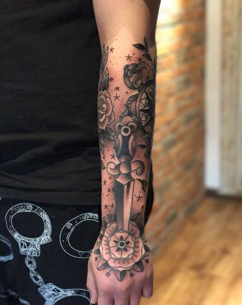 欧四顾纹身图片_手部手臂Old School纹身图案