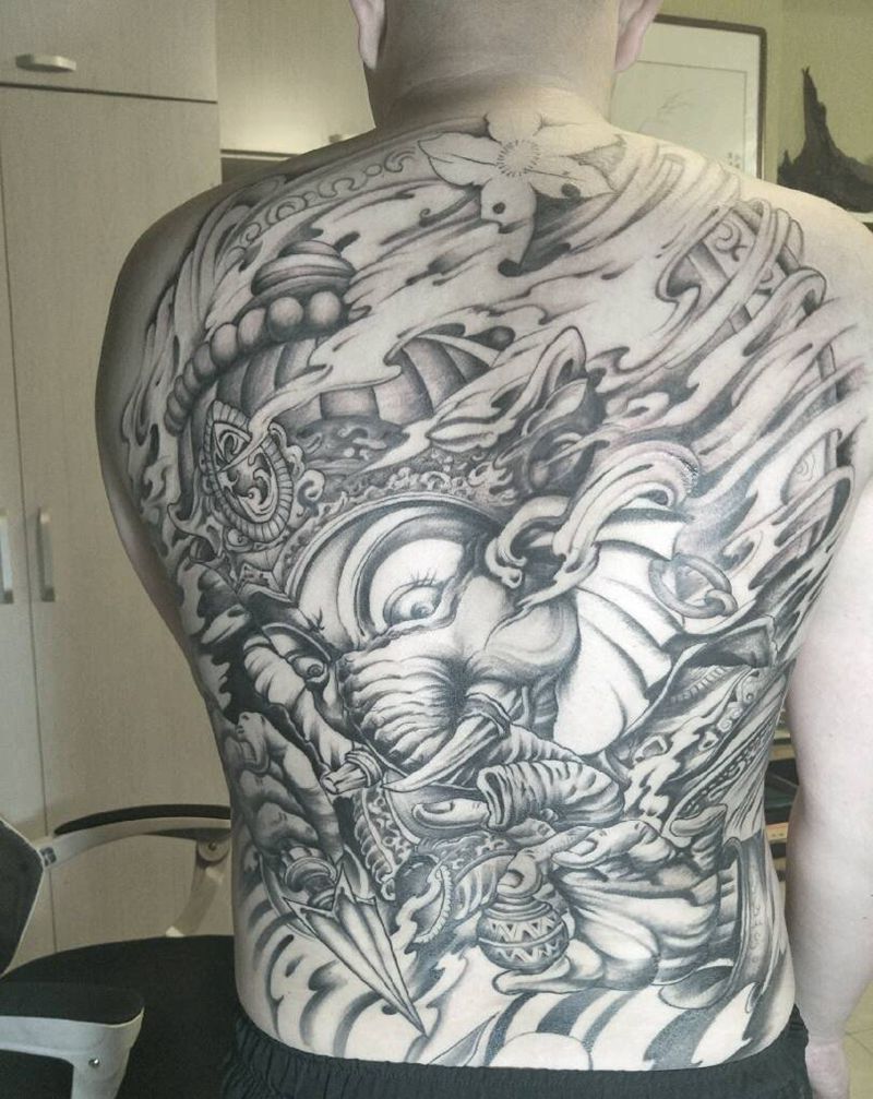 满背象神纹身图片