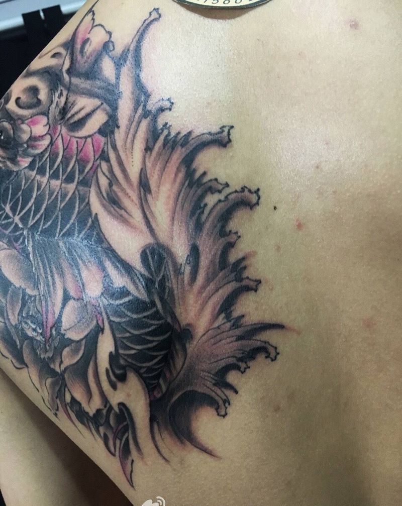 一斤二两高高的纹身图片