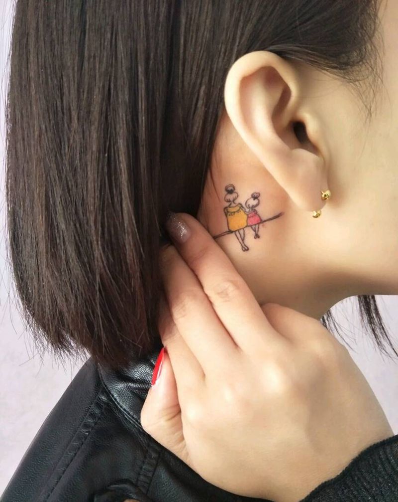 小清新母女纹身图片_颈部纹身图案