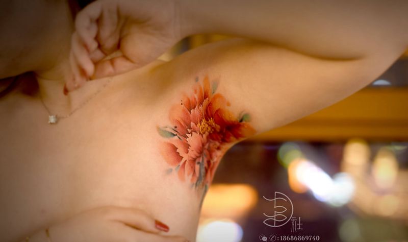 花纹身图片_手臂新传统水彩纹身图案