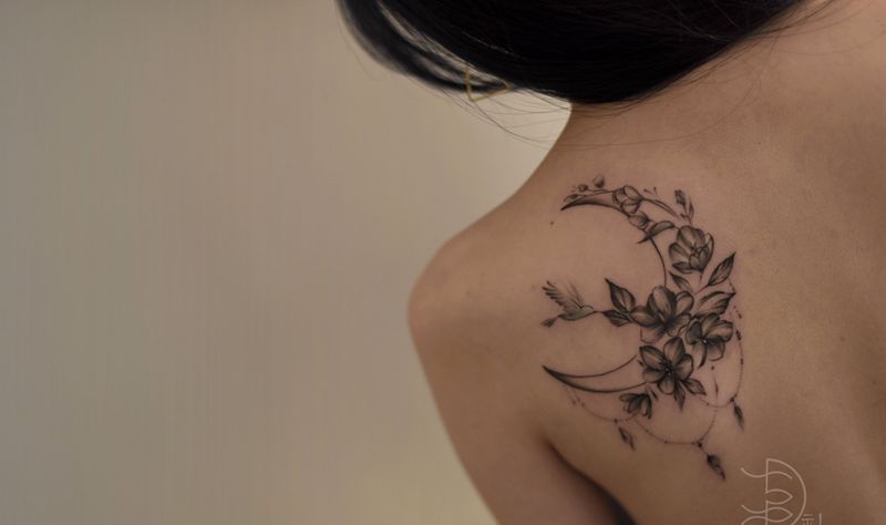 花纹身图片_背部水彩水墨纹身图案