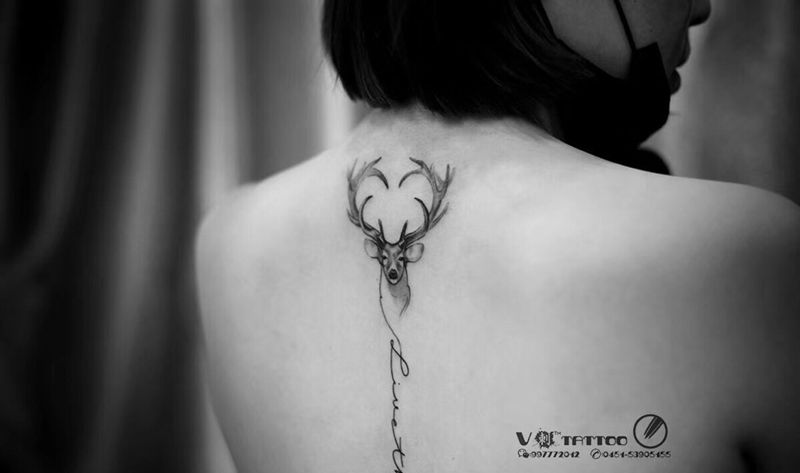 脊椎纹身纹身图片