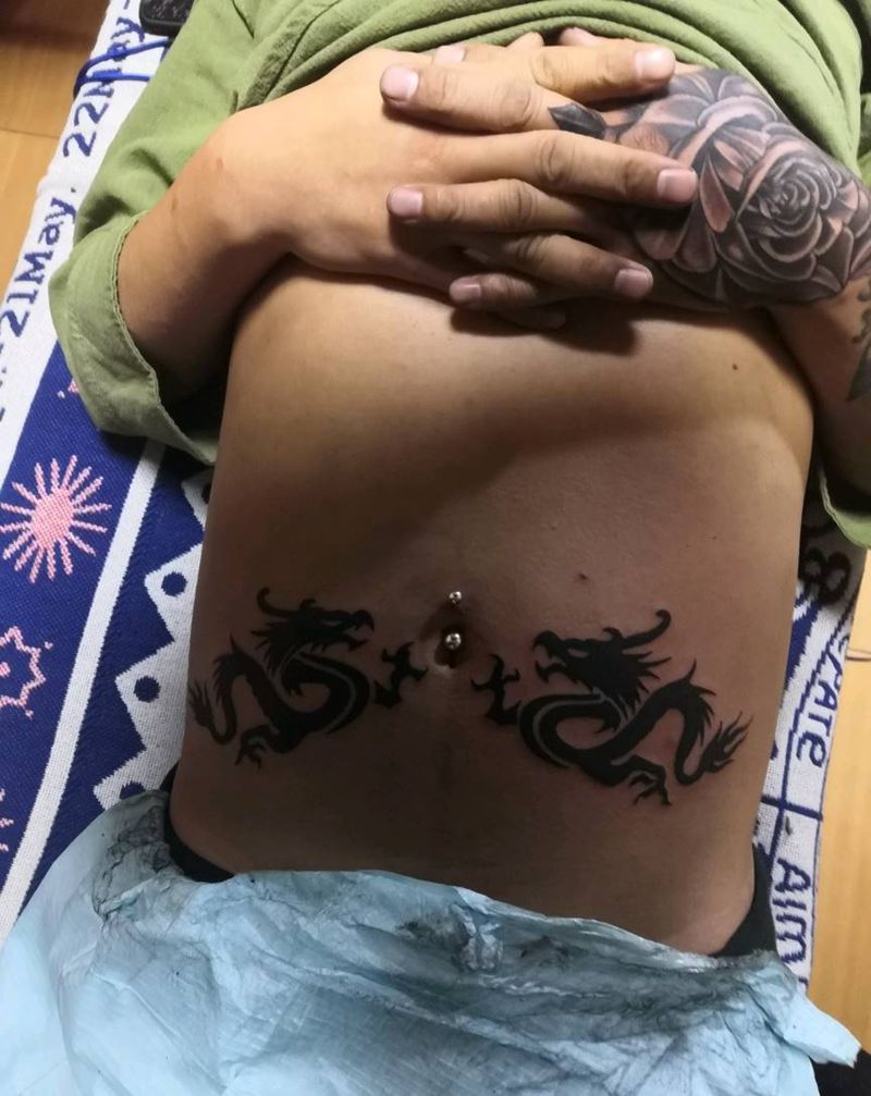 龙戏珠！纹身图片_腹部纹身图案