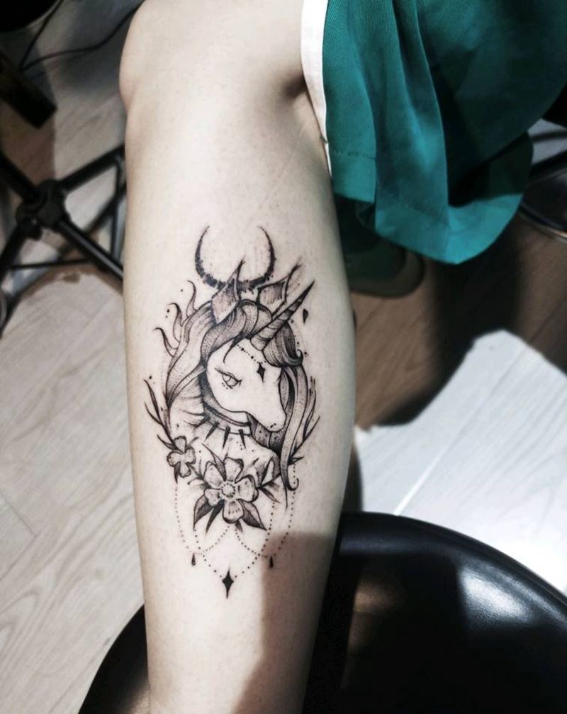 独角兽纹身图片_腿部点刺纹身图案