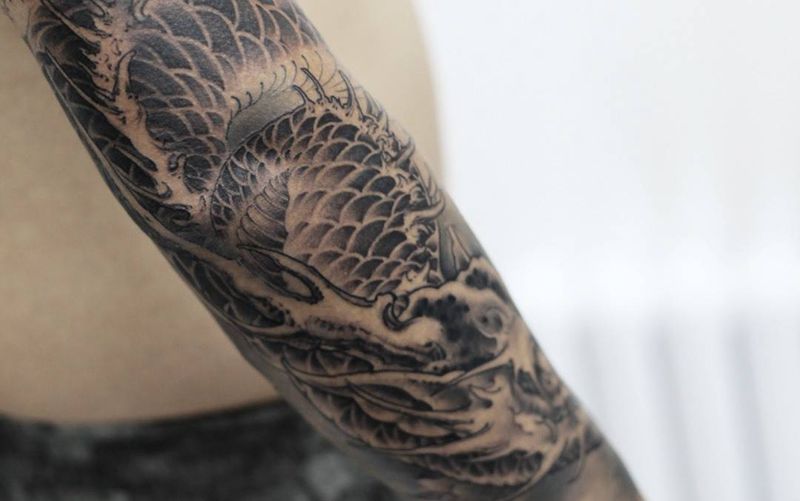 龙臂纹身图片