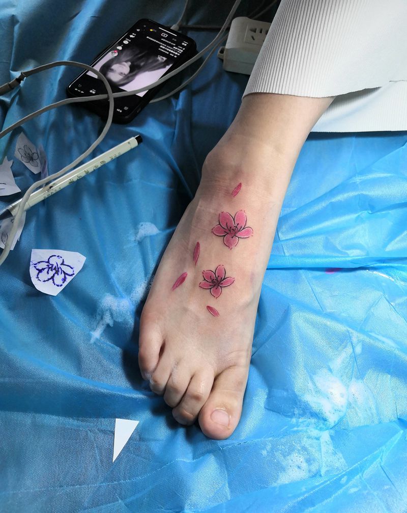 樱花纹身图片_脚部纹身图案
