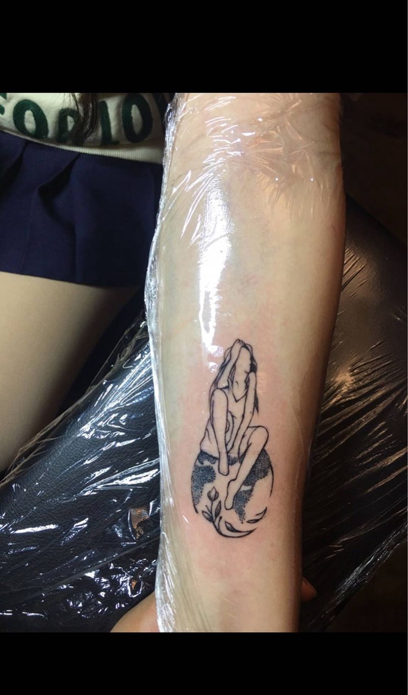 地球少女纹身图片