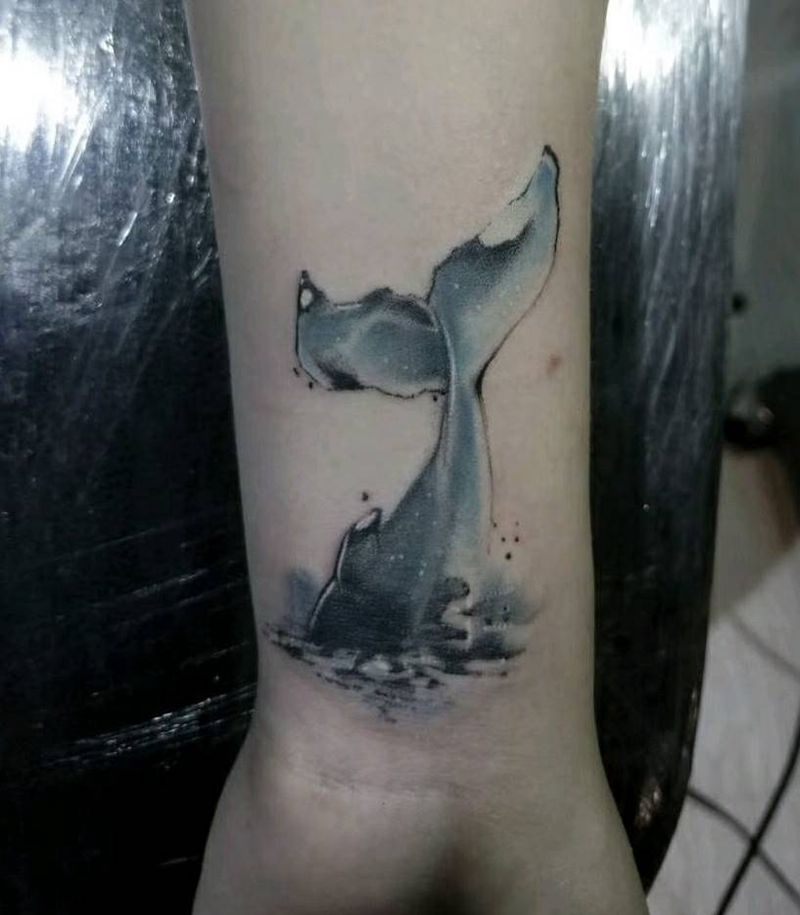 鲸尾巴纹身图片_手部水彩水墨纹身图案
