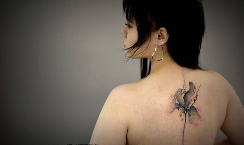 水墨花纹身图片