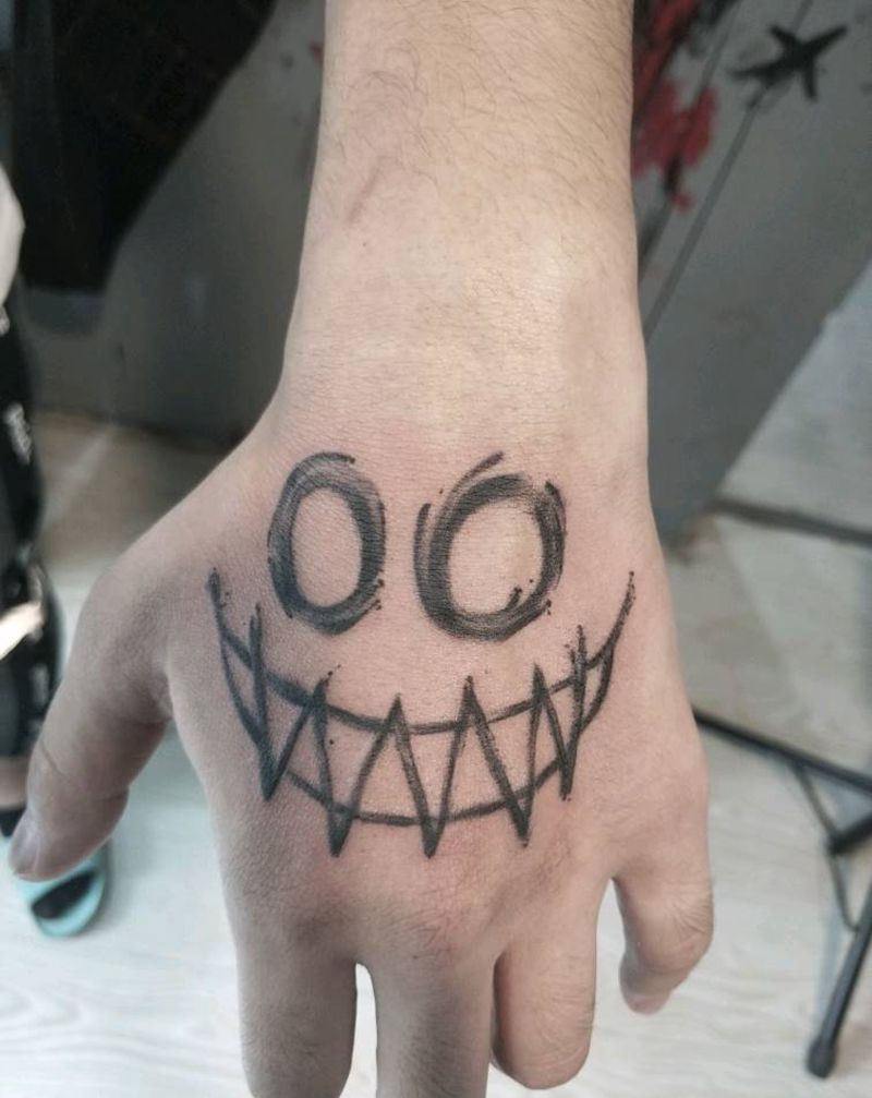 Why so serious?纹身图片_手部水墨纹身图案