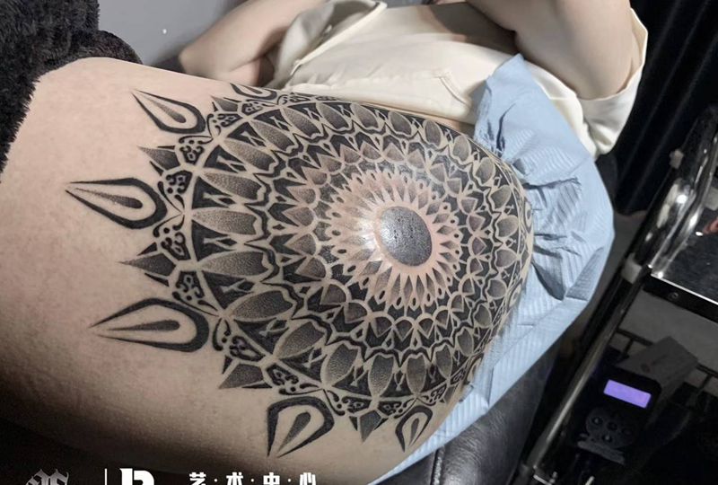 点刺几何纹身图片_几何点刺纹身图案