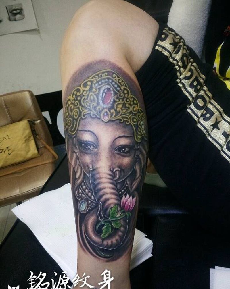 象神纹身图片_腿部人物纹身图案