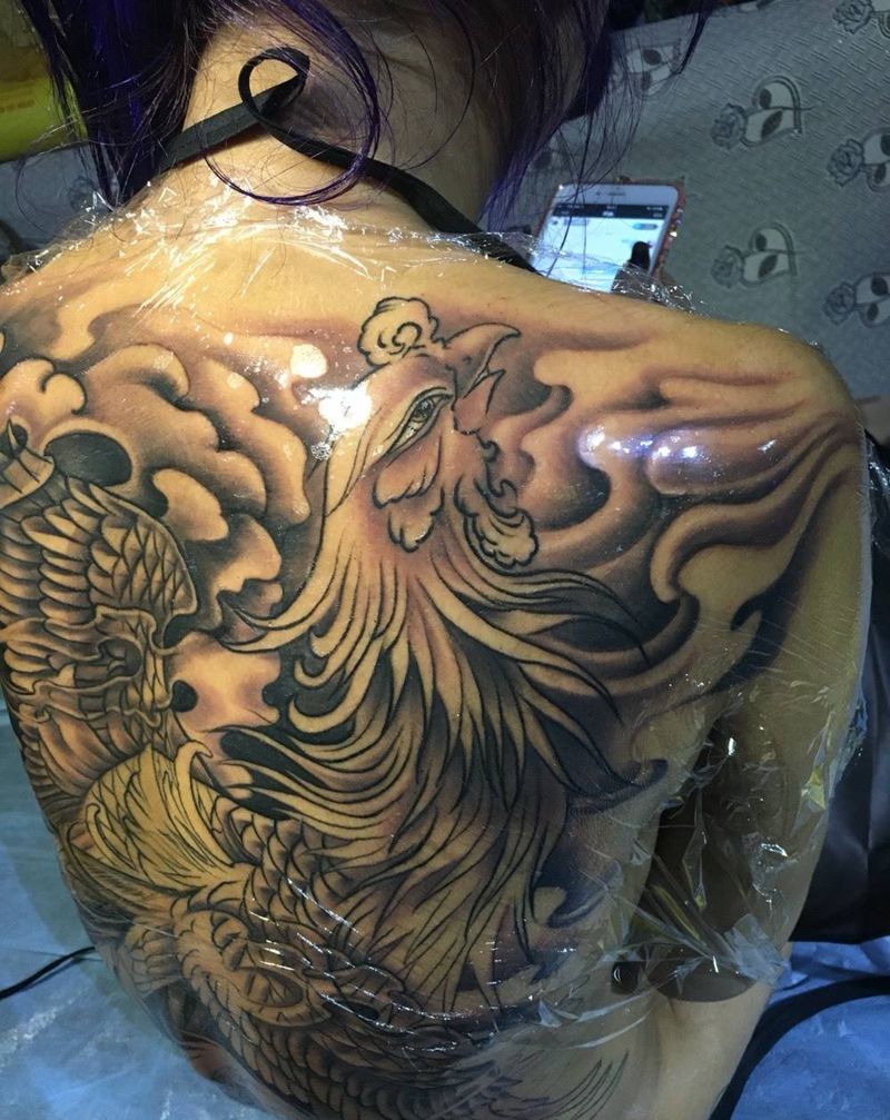 凤凰纹身图片_成品背部传统动物纹身图案