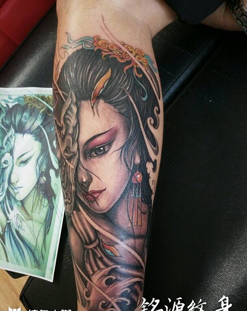 艺妓 狮子纹身图片_腿部传统动物人物成品纹身图案