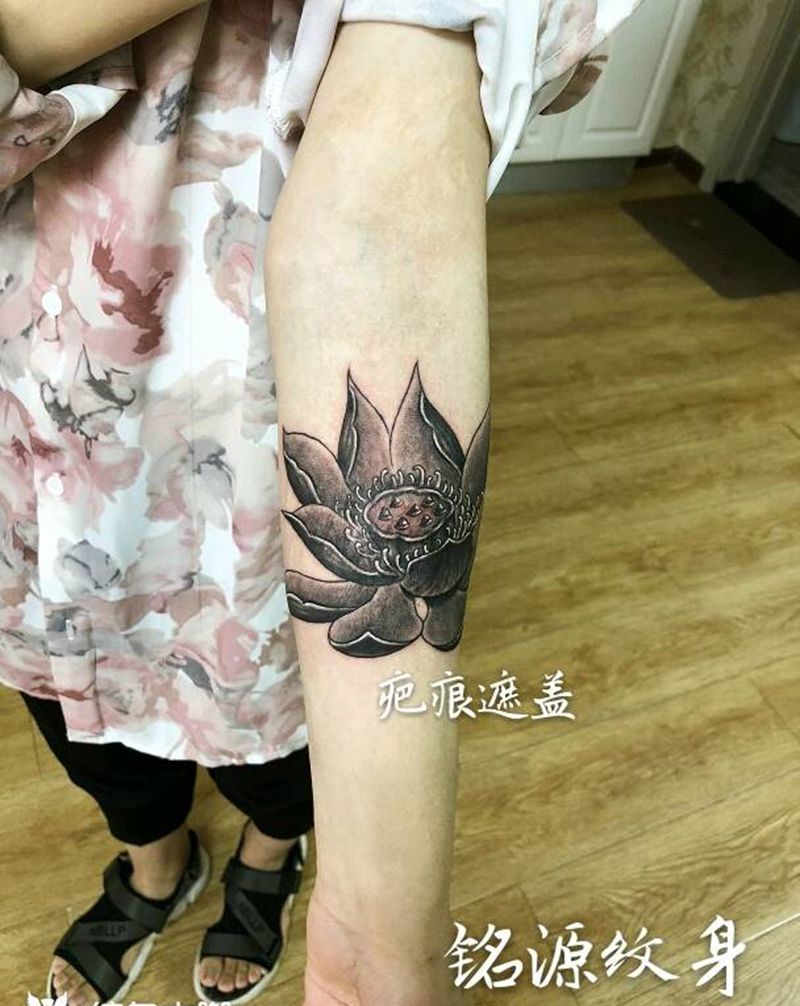 莲花纹身图片