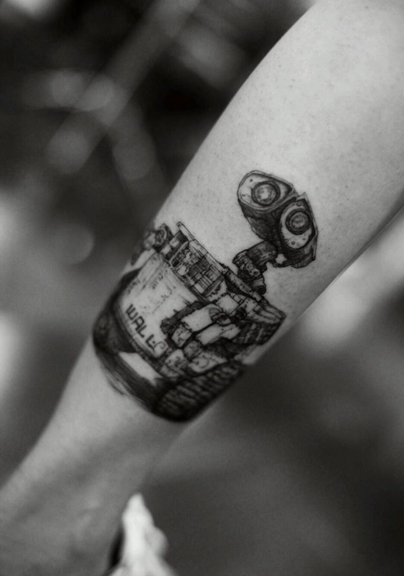 瓦力纹身图片_脚部几何纹身图案