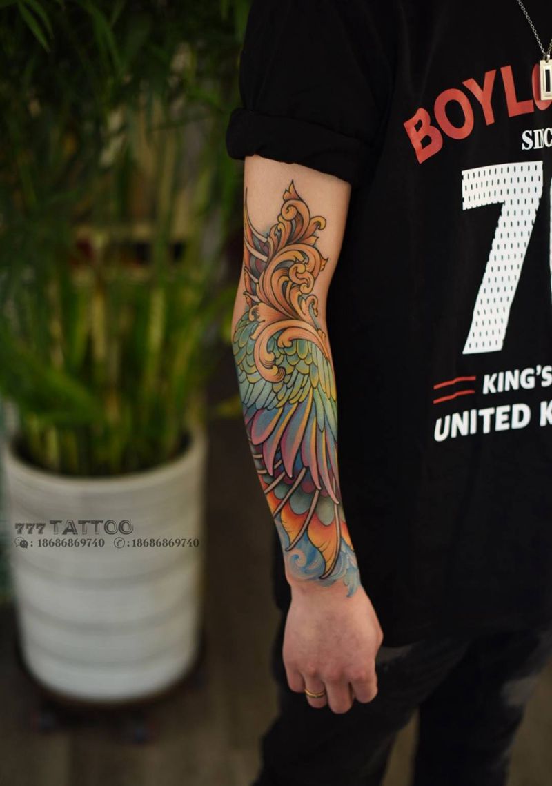 彩色翅膀纹身图片