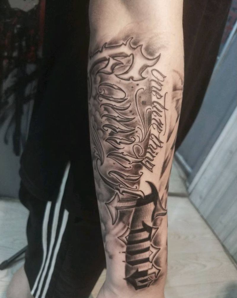 花体字纹身图片_手臂花体字纹身图案