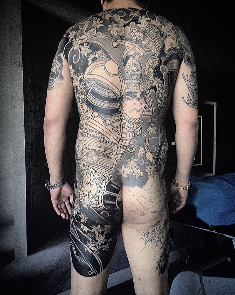 原创日式传统满背纹身图片_背部老传统纹身图案