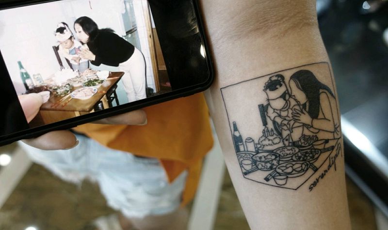 家人纹身图片_手臂几何人物原创成品纹身图案