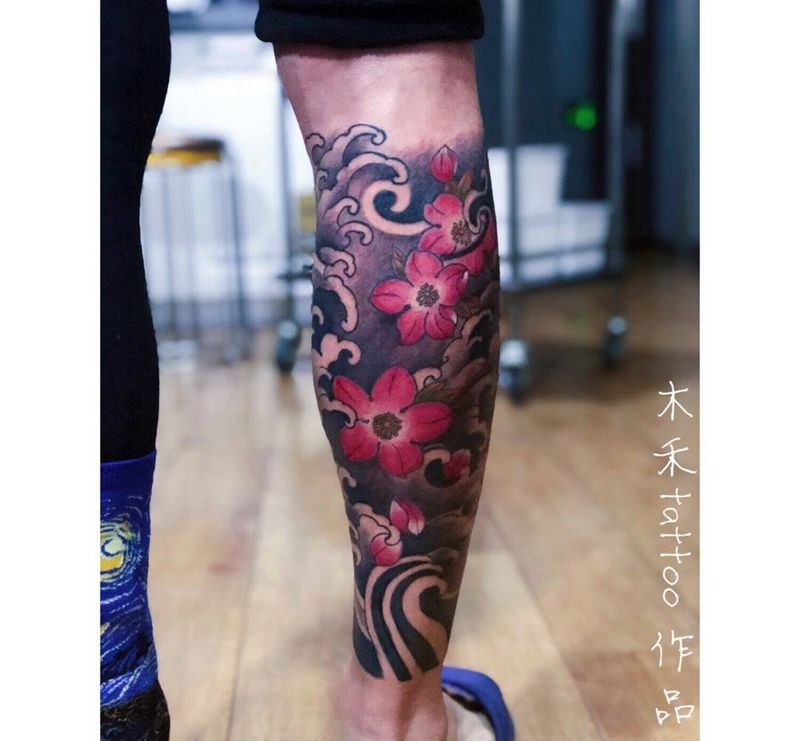 水浪花腿纹身图片