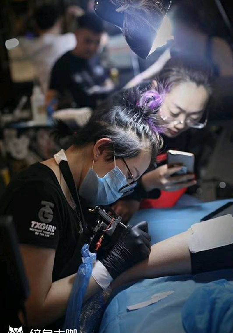 招传统模特纹身图片