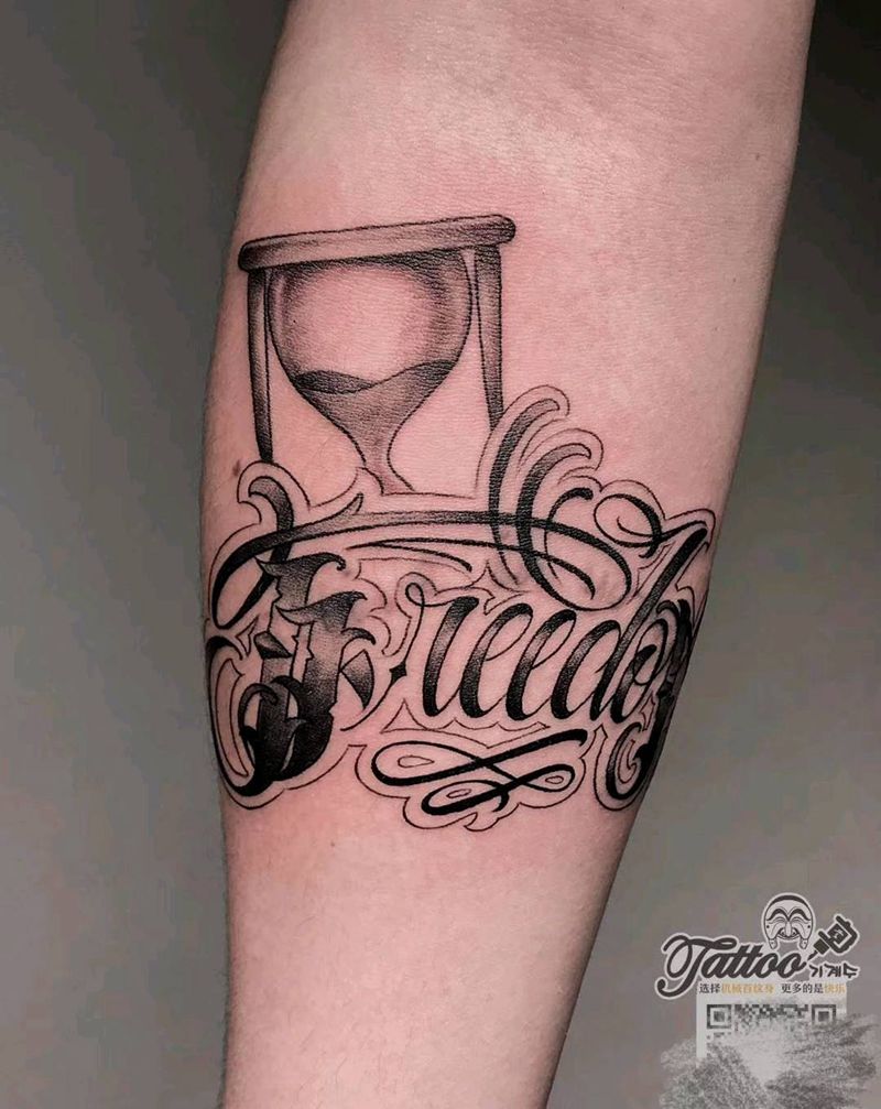 原创设计纹身图片_手臂花体字奇卡诺沙漏纹身图案
