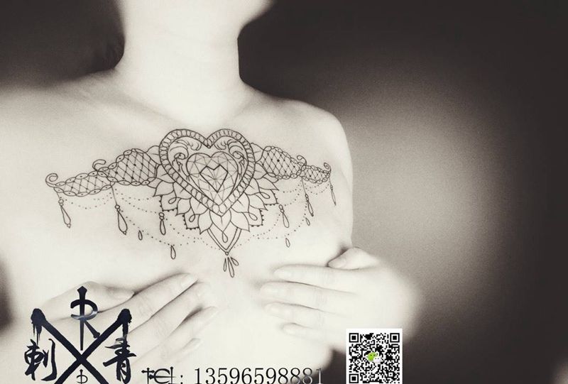 大V 未完成纹身图片_成品胸部清新几何图腾原创纹身图案