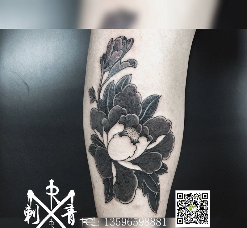 牡丹纹身图片_插画腿部传统植物原创纹身图案