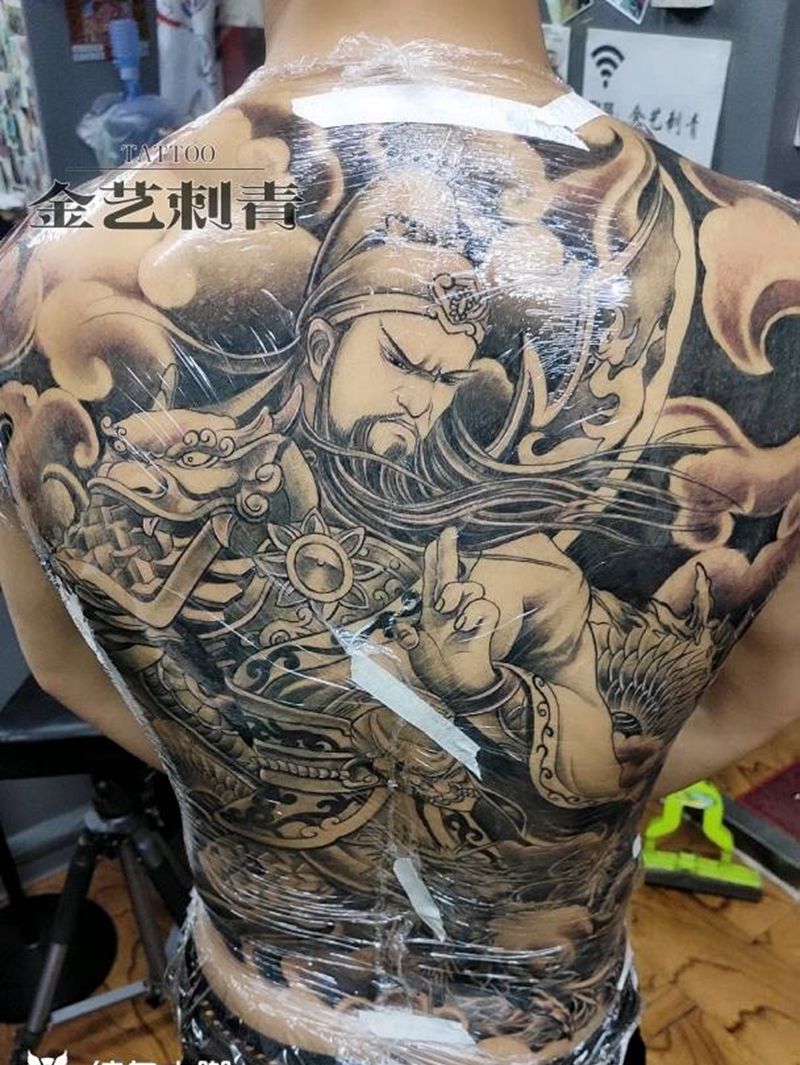 关公满背纹身图片_背部纹身图案
