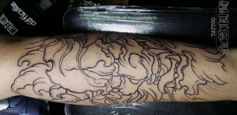 小臂般若割线纹身图片_手臂新传统纹身图案