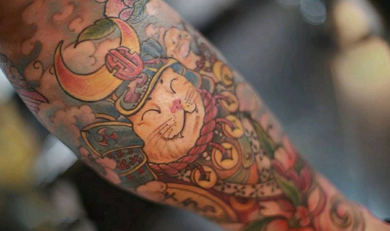 招财猫第二季纹身图片_腿部传统动物宗教原创彩色成品纹身图案